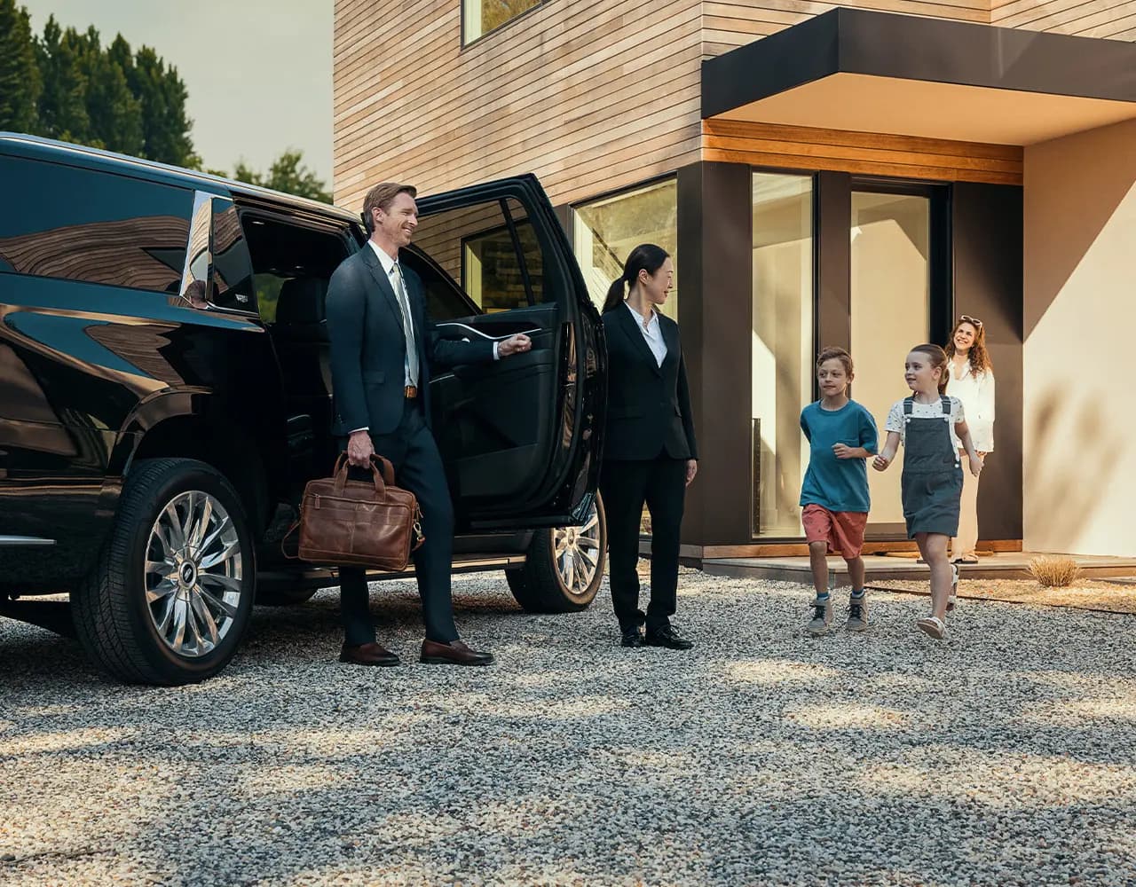 Hong Kong to Shenzhen Car Service With English-Speaking Drivers