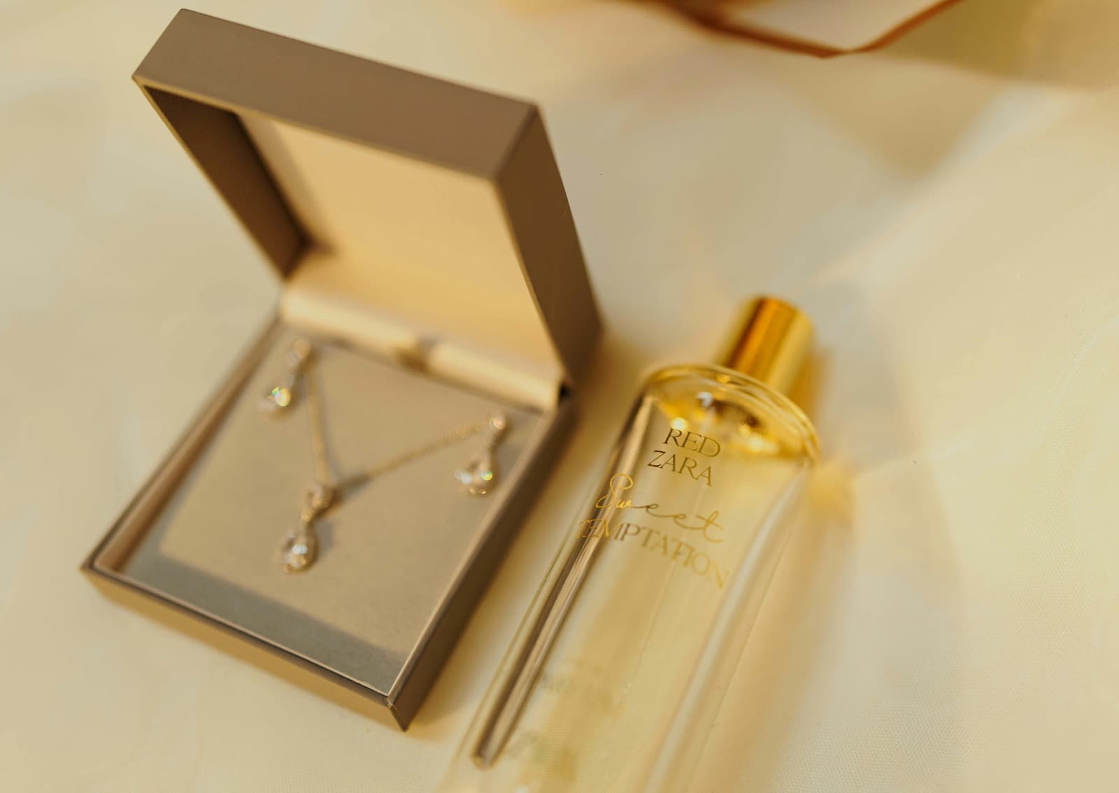 Elevate Your Collection with Luxury Fragrance Samples from Top Brands