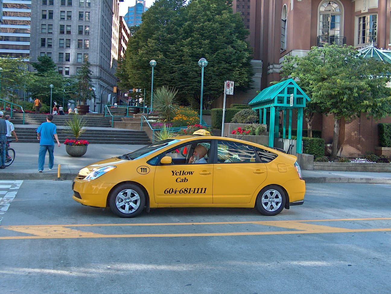 Minicabs in Walton-on-Thames – Fast, Reliable &amp; Affordable