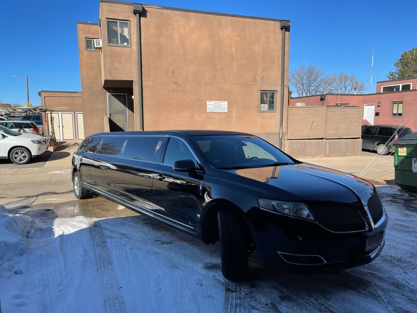 Miami limo service for Airport Transfers &amp; Weddings