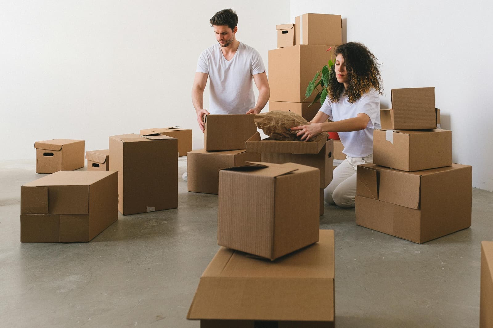 How to Ship Small Loads Internationally from the UK