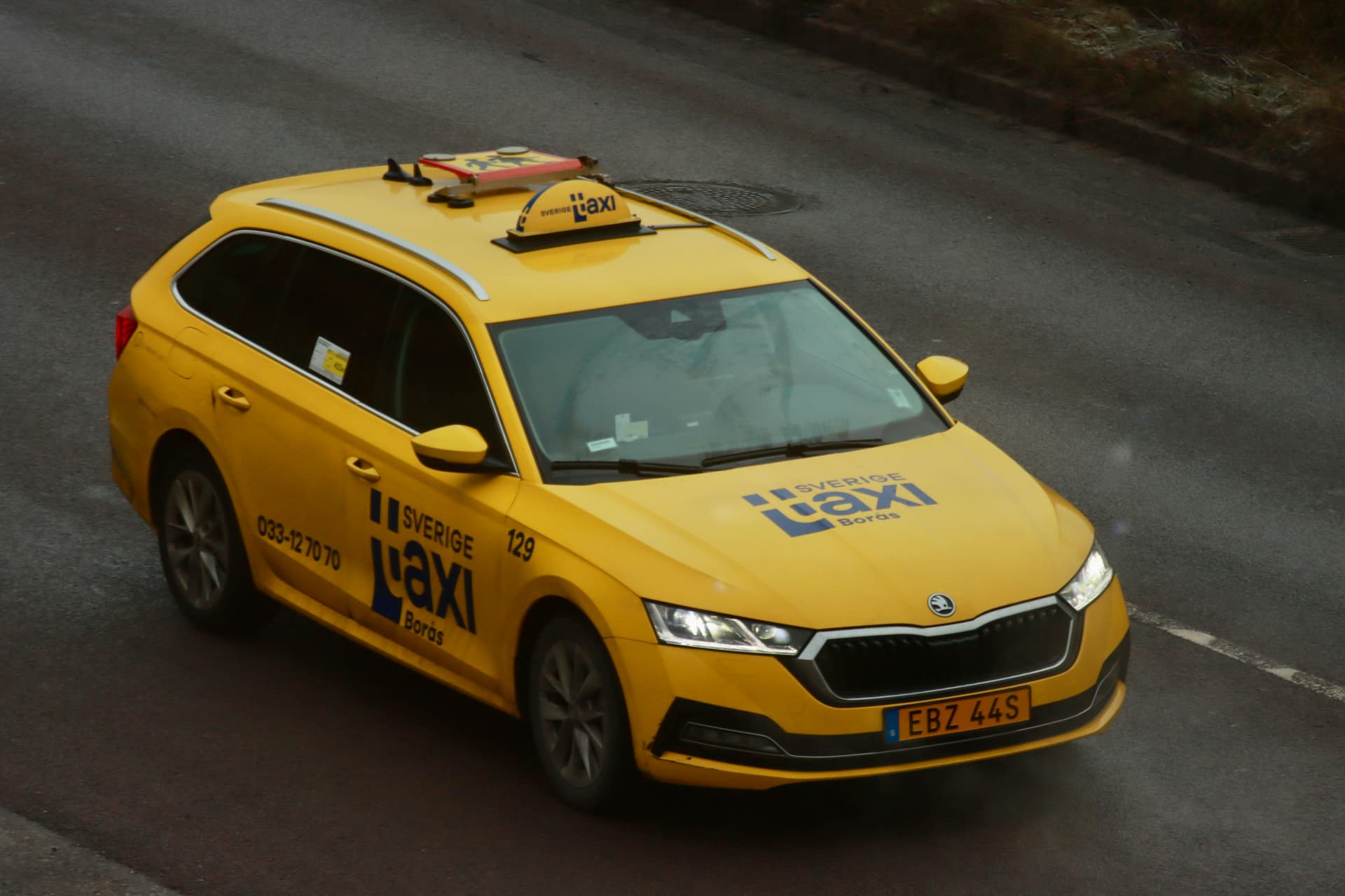 Book Reliable Cabs in West Byfleet for Any Destination