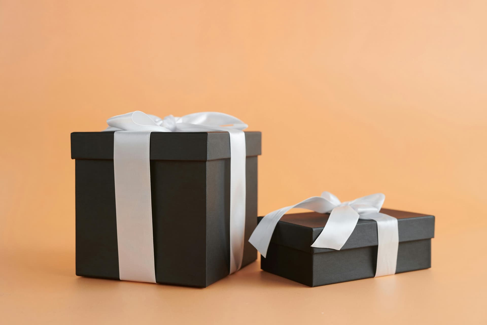 Luxury Custom Packaging Boxes for High-End Gifts and Products