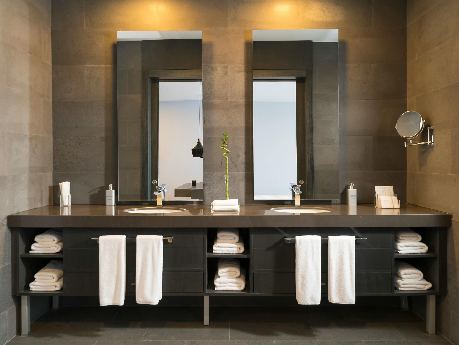 Elegant Showers – Expertly Crafted for Quality and Elegance