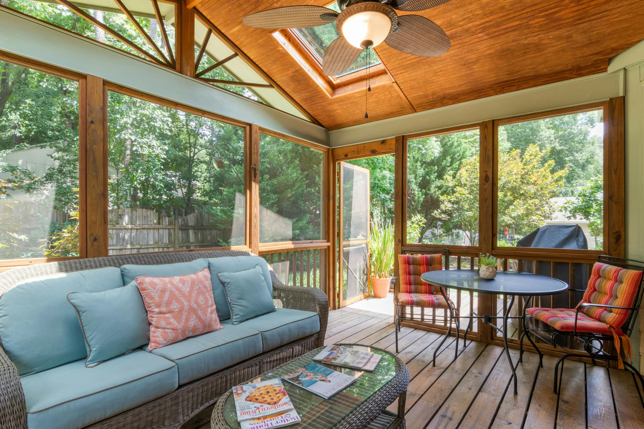 Custom Sunroom Builder Guide to Create Your Dream Space